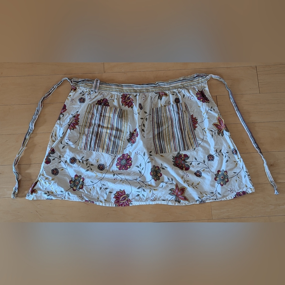 Floral Half Apron w Pockets Cottagecore Kitchen Baking Garden Apron